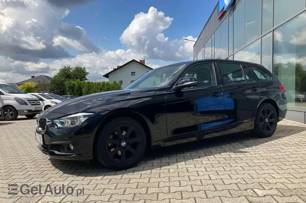 BMW Seria 3 318i Touring