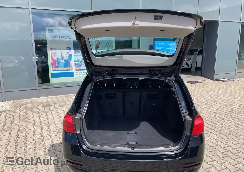 BMW Seria 3 318i Touring