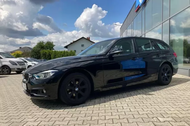 BMW Seria 3 318i Touring