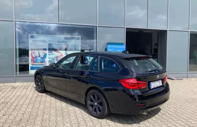 BMW Seria 3 318i Touring