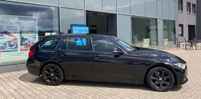 BMW Seria 3 318i Touring