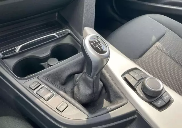 BMW Seria 3 318i Touring