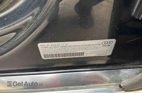 AUDI A8 