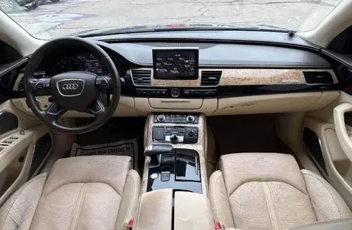 AUDI A8 