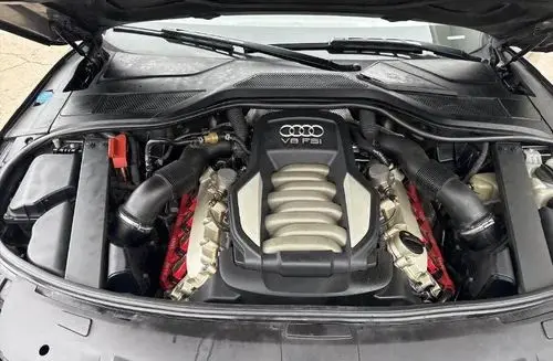 AUDI A8 