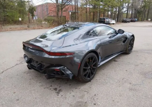 ASTON MARTIN Vantage 