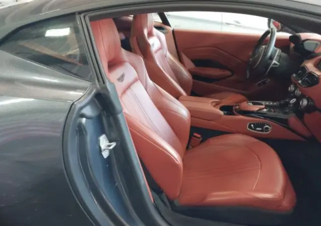 ASTON MARTIN Vantage 