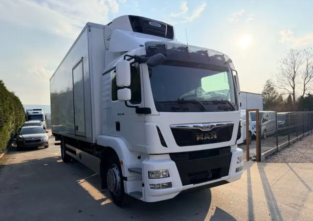 MAN MAN TGM 18.290/ IZOTERMA / OTWIERANY BOK/ /WINDA / 19 EUROPALET/ NISKI PRZEBIEG /SYPIALKA /ACC/EURO6 