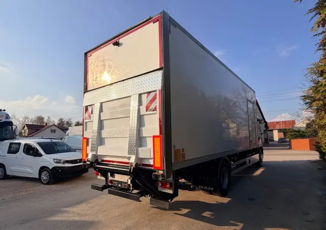 MAN MAN TGM 18.290/ IZOTERMA / OTWIERANY BOK/ /WINDA / 19 EUROPALET/ NISKI PRZEBIEG /SYPIALKA /ACC/EURO6 