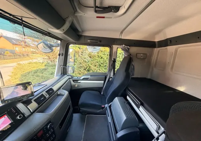 MAN MAN TGM 18.290/ IZOTERMA / OTWIERANY BOK/ /WINDA / 19 EUROPALET/ NISKI PRZEBIEG /SYPIALKA /ACC/EURO6 