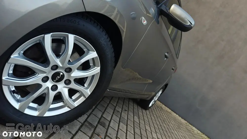 KIA Carens 1.6 GDI ISG Vision