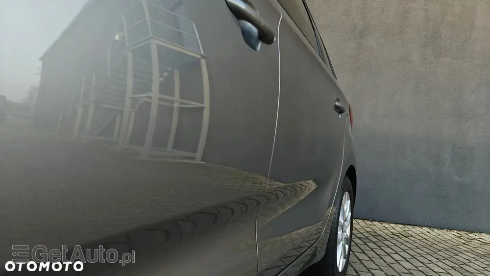 KIA Carens 1.6 GDI ISG Vision