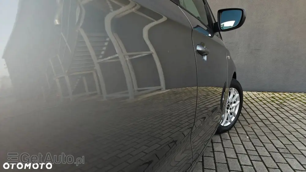 KIA Carens 1.6 GDI ISG Vision