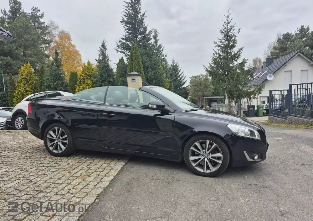 VOLVO C70 D3 Momentum