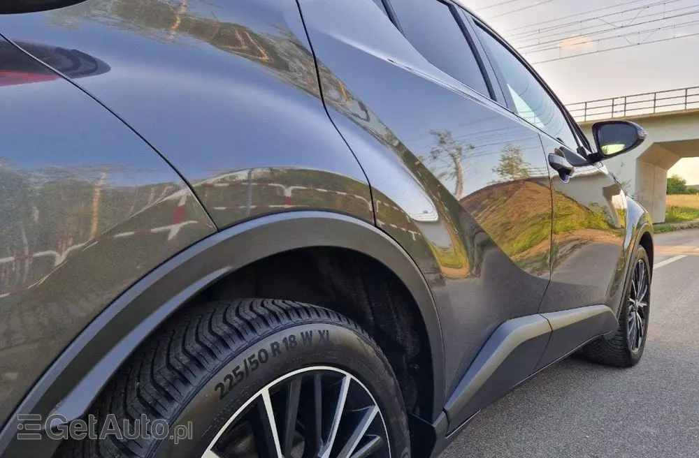 TOYOTA C-HR 