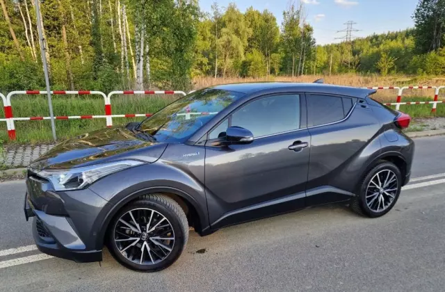 TOYOTA C-HR 