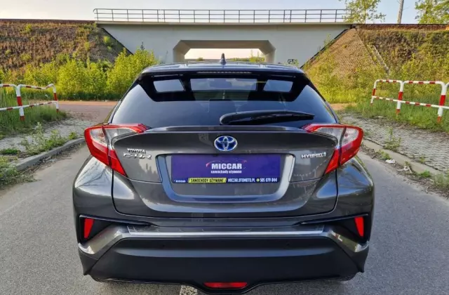 TOYOTA C-HR 
