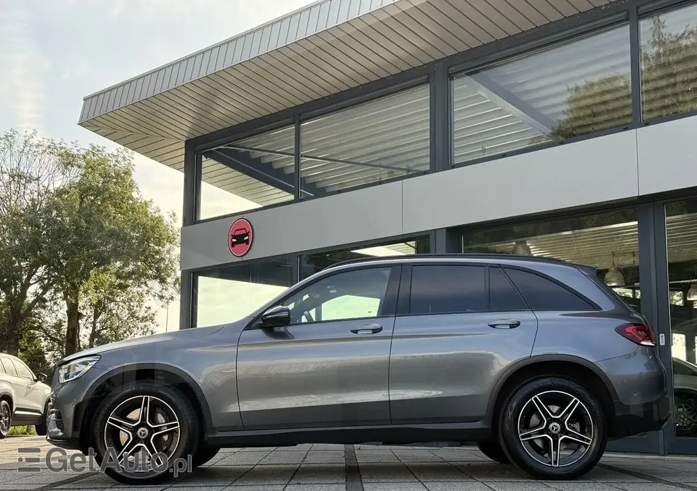 MERCEDES-BENZ GLC 300 e 4-Matic