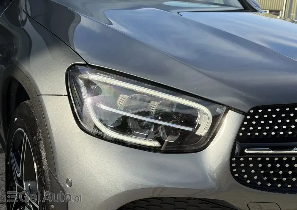 MERCEDES-BENZ GLC 300 e 4-Matic