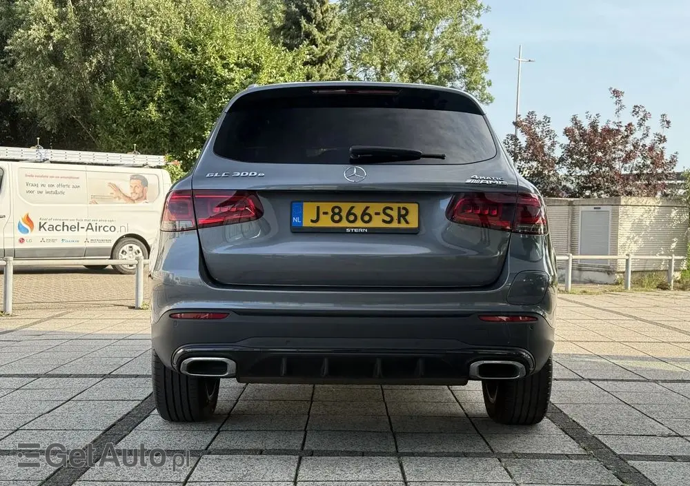 MERCEDES-BENZ GLC 300 e 4-Matic