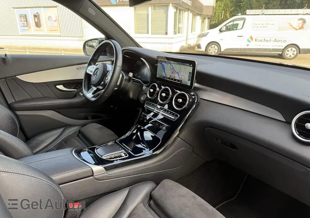 MERCEDES-BENZ GLC 300 e 4-Matic