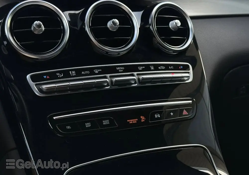 MERCEDES-BENZ GLC 300 e 4-Matic