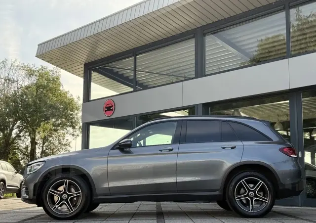 MERCEDES-BENZ GLC 300 e 4-Matic