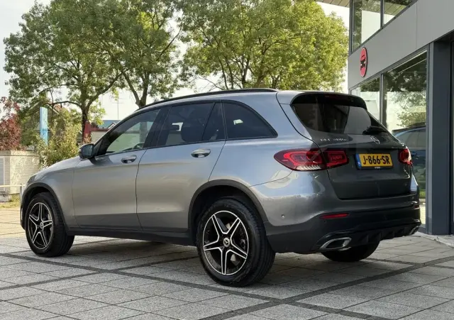 MERCEDES-BENZ GLC 300 e 4-Matic