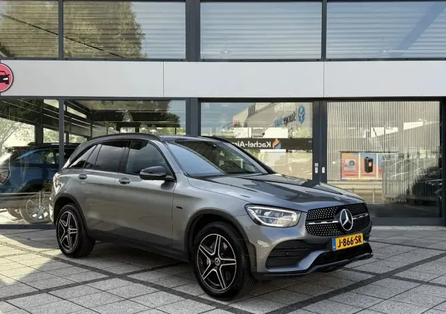MERCEDES-BENZ GLC 300 e 4-Matic