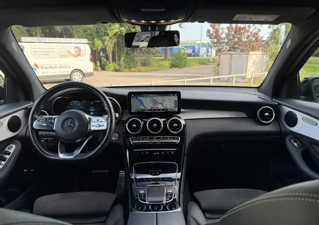 MERCEDES-BENZ GLC 300 e 4-Matic
