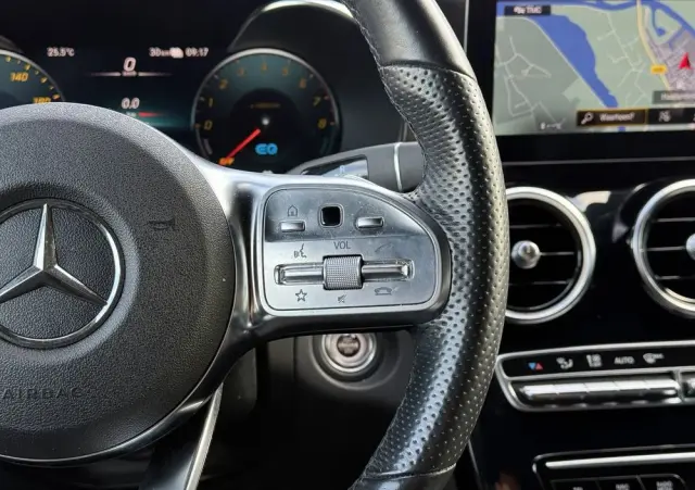 MERCEDES-BENZ GLC 300 e 4-Matic