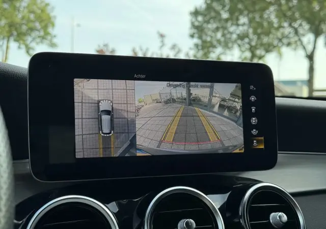 MERCEDES-BENZ GLC 300 e 4-Matic