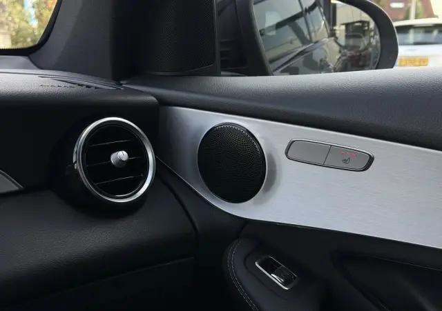 MERCEDES-BENZ GLC 300 e 4-Matic