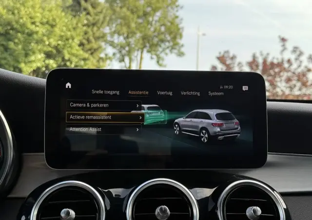 MERCEDES-BENZ GLC 300 e 4-Matic