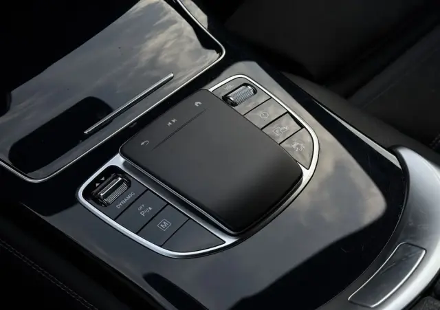 MERCEDES-BENZ GLC 300 e 4-Matic