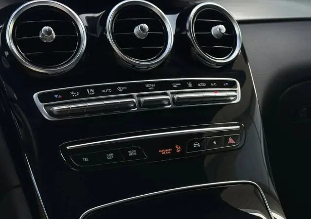 MERCEDES-BENZ GLC 300 e 4-Matic