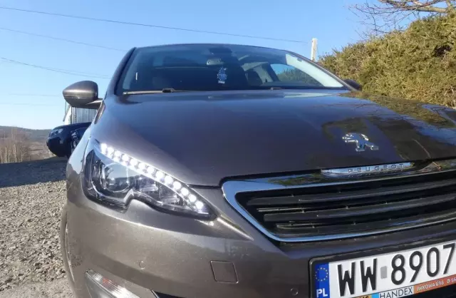 PEUGEOT 308 