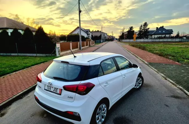 HYUNDAI I20 
