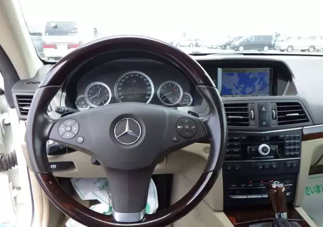 MERCEDES-BENZ Klasa E 350 Coupe 4Matic 7G-TRONIC