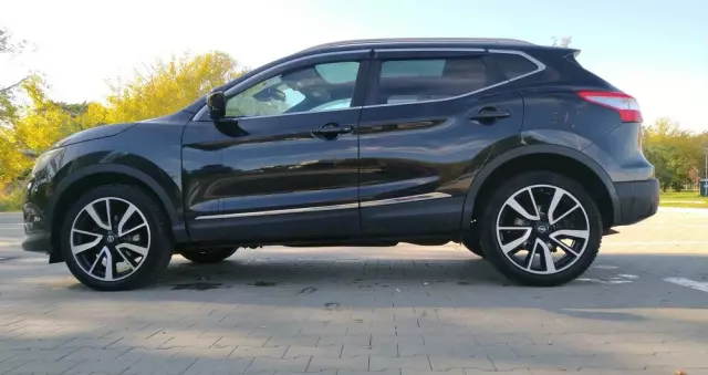 NISSAN Qashqai 1.6 dCi Xtronic TEKNA+