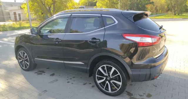 NISSAN Qashqai 1.6 dCi Xtronic TEKNA+