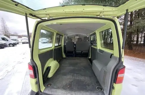 VOLKSWAGEN Transporter 