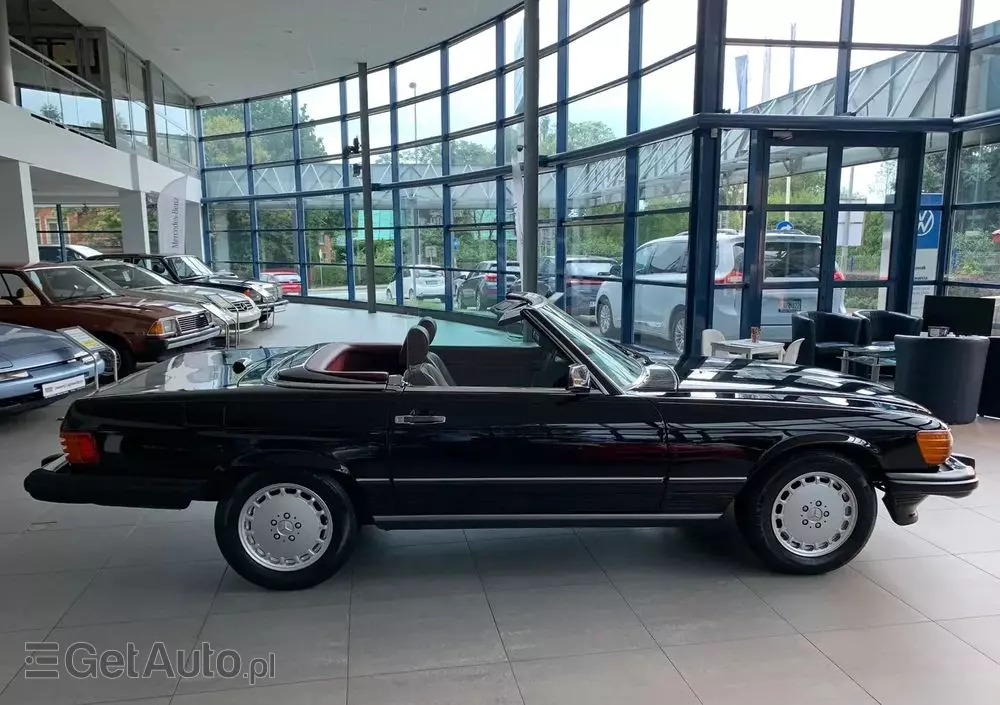 MERCEDES-BENZ SL R107 560 SL  