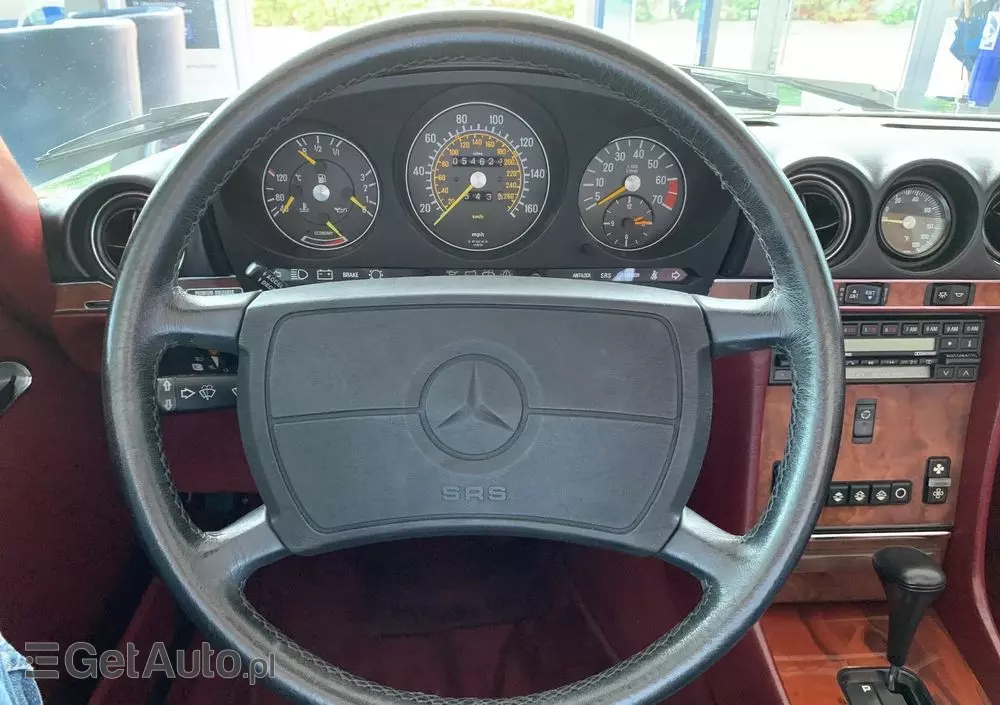 MERCEDES-BENZ SL R107 560 SL  