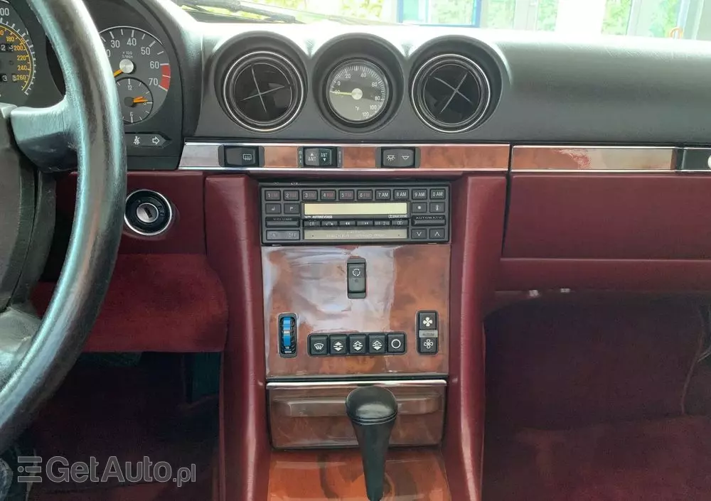 MERCEDES-BENZ SL R107 560 SL  