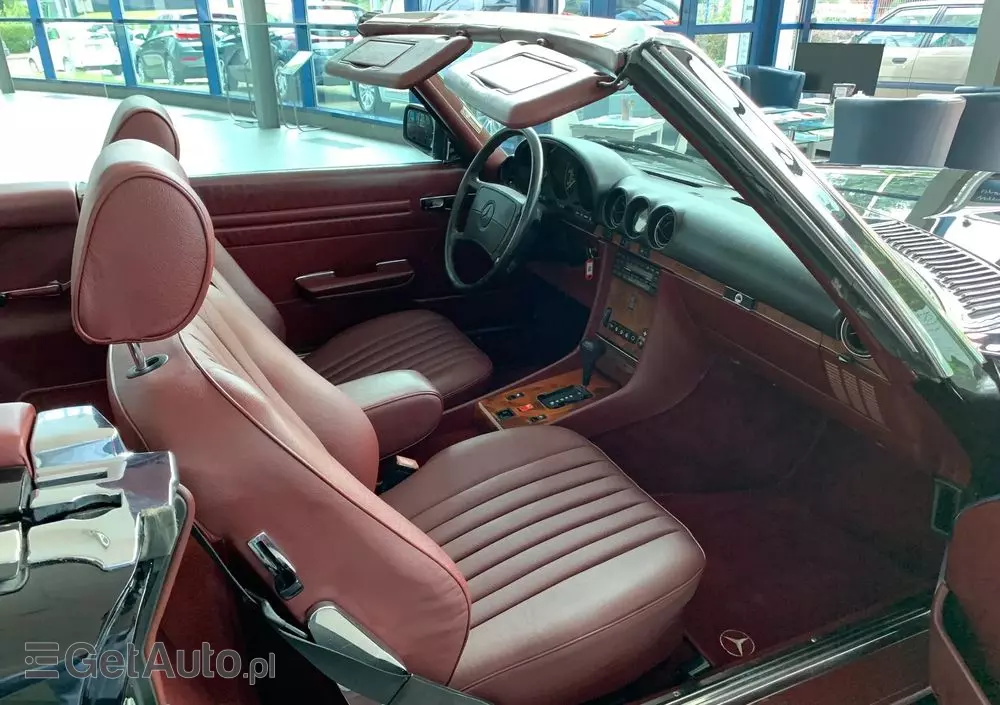 MERCEDES-BENZ SL R107 560 SL  