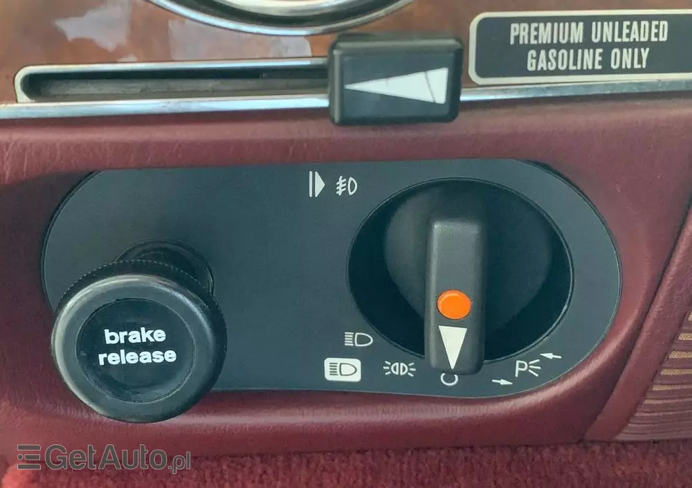 MERCEDES-BENZ SL R107 560 SL  