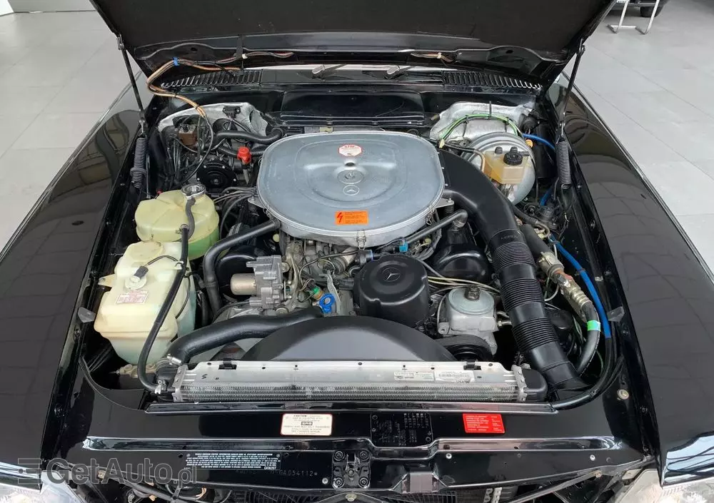 MERCEDES-BENZ SL R107 560 SL  