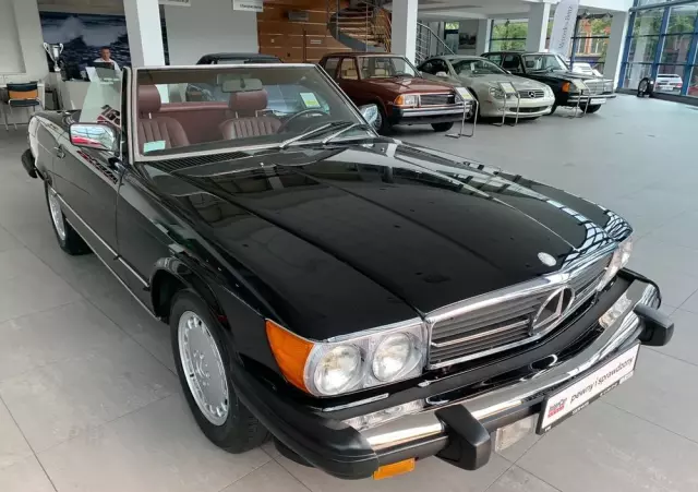 MERCEDES-BENZ SL R107 560 SL  