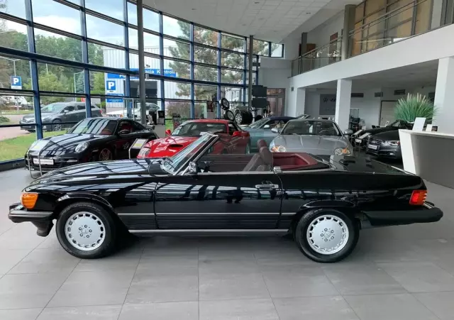 MERCEDES-BENZ SL R107 560 SL  